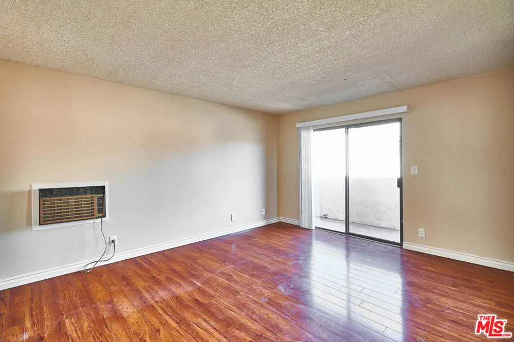 820 S St Andrews Place #203 Los Angeles, CA 90005