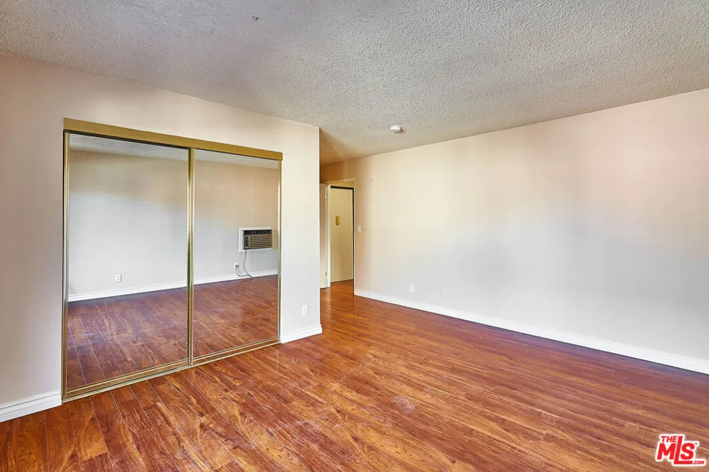 820 S St Andrews Place #203 Los Angeles, CA 90005