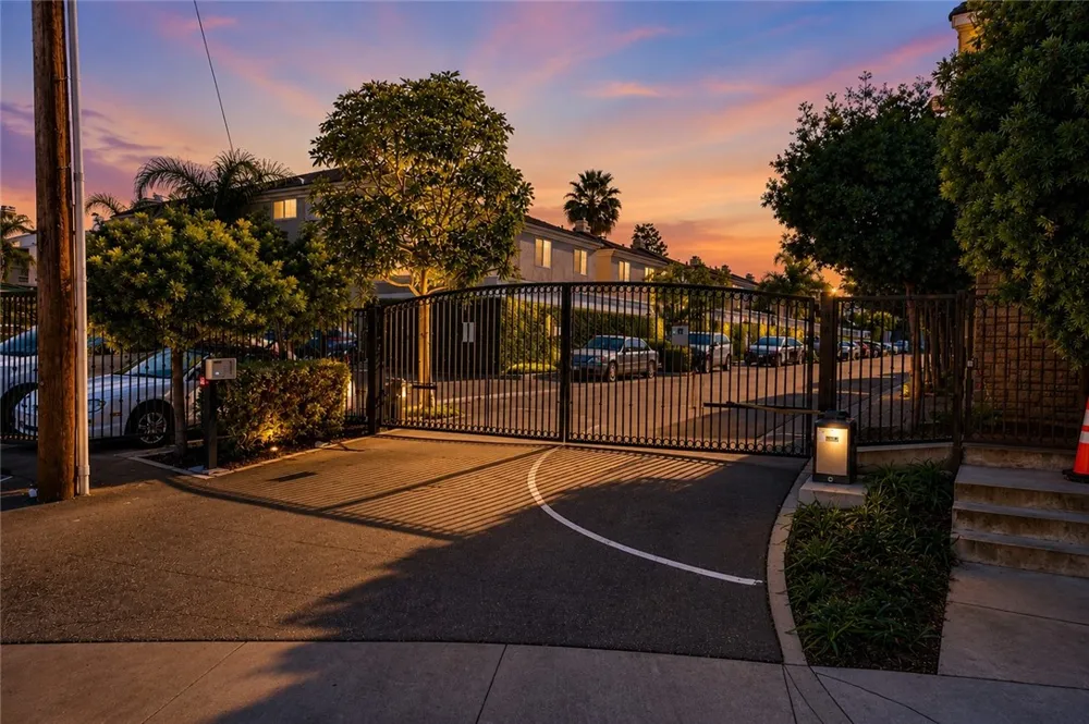 1390 260th Harbor City, CA 90710