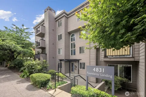 4831 Fauntleroy Way SW #103