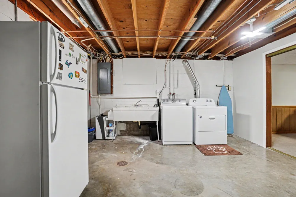 123 Bennett Avenue Hartford City, MI 49057