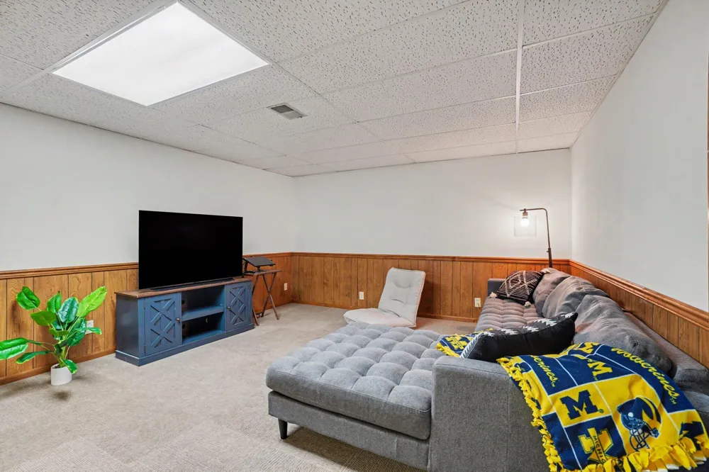 123 Bennett Avenue Hartford City, MI 49057