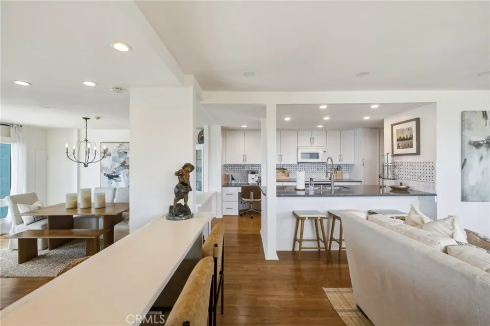 575 Esplanade #207 Redondo Beach, CA 90277
