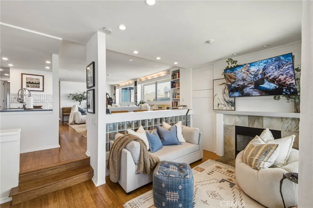 575 Esplanade #207 Redondo Beach, CA 90277