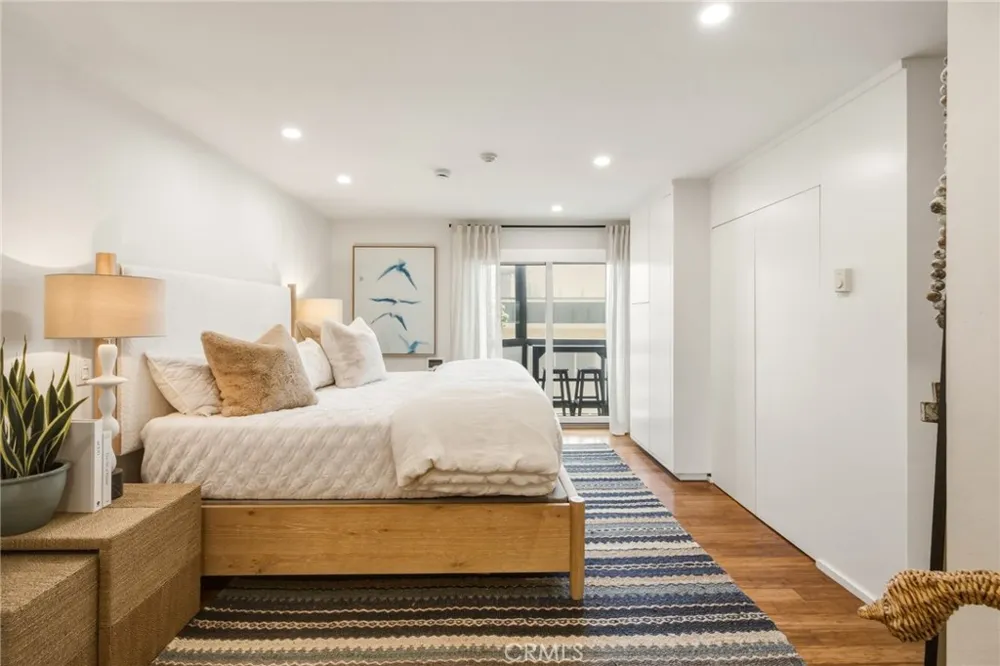 575 Esplanade #207 Redondo Beach, CA 90277