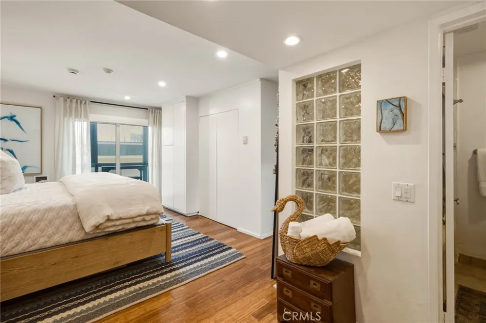 575 Esplanade #207 Redondo Beach, CA 90277