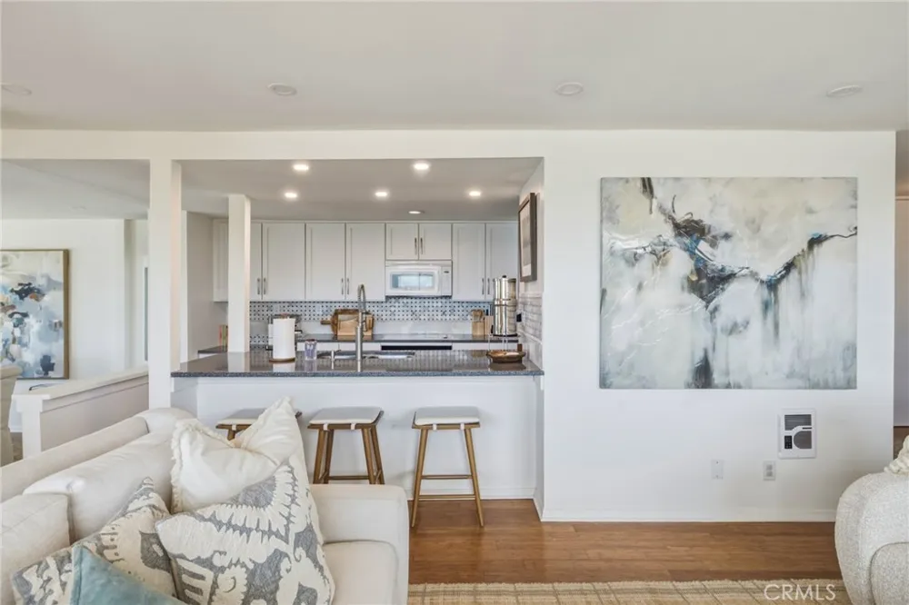 575 Esplanade #207 Redondo Beach, CA 90277