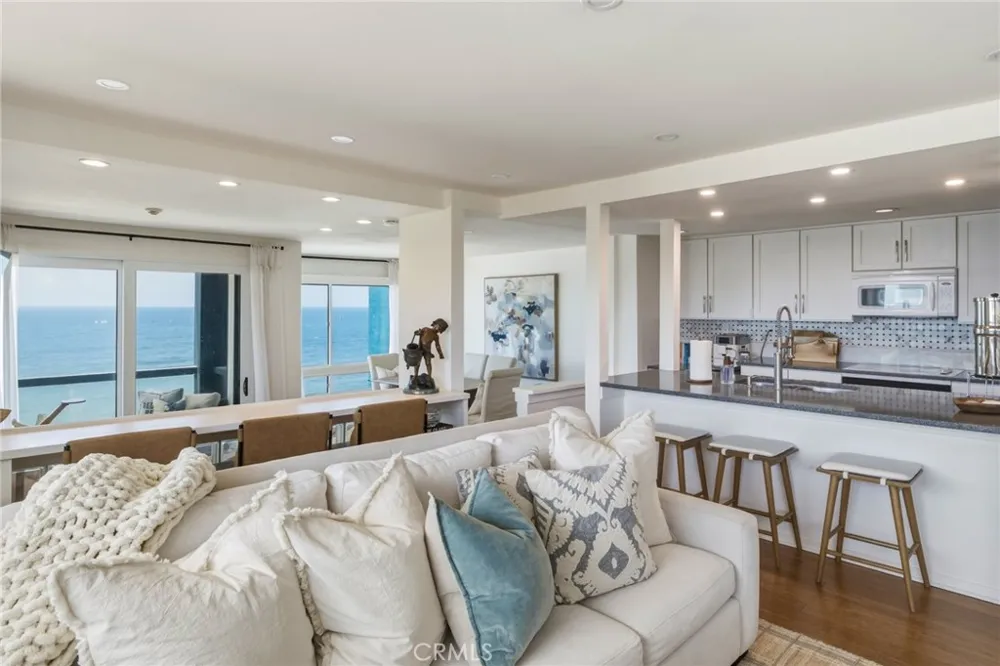 575 Esplanade #207 Redondo Beach, CA 90277
