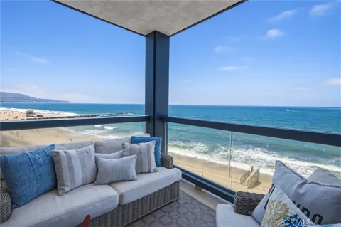 575 Esplanade #207
