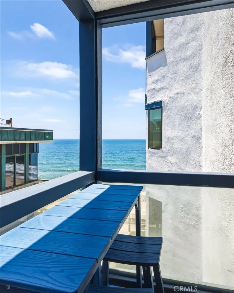 575 Esplanade #207 Redondo Beach, CA 90277