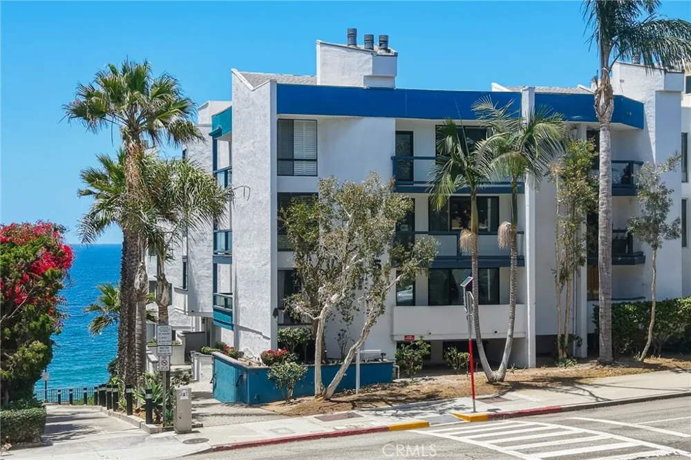 575 Esplanade #207 Redondo Beach, CA 90277