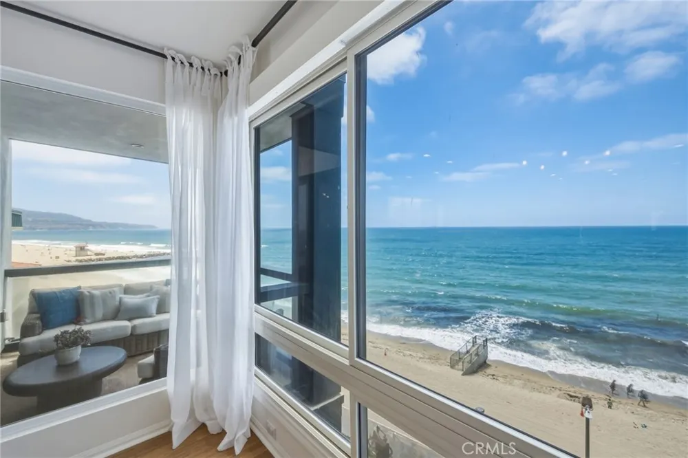 575 Esplanade #207 Redondo Beach, CA 90277