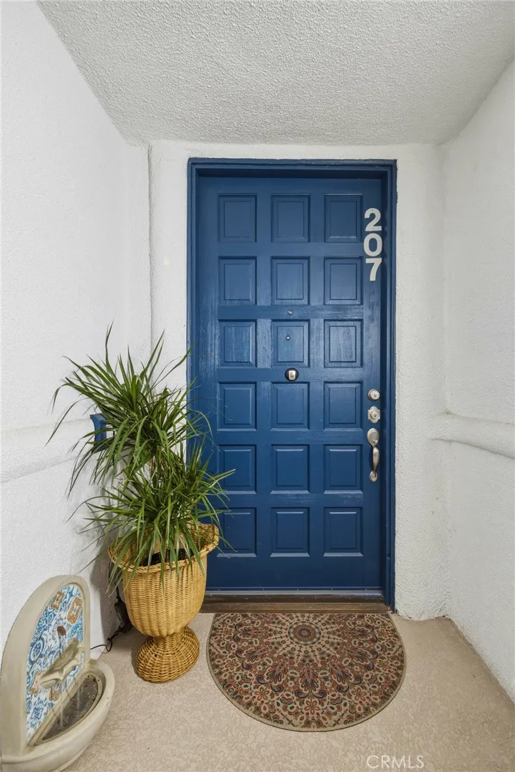 575 Esplanade #207 Redondo Beach, CA 90277