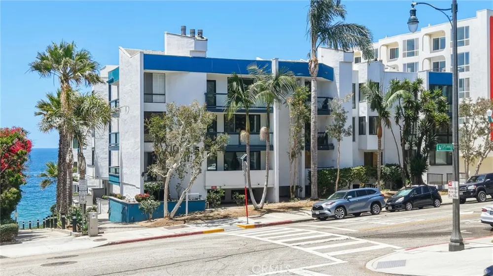 575 Esplanade #207 Redondo Beach, CA 90277