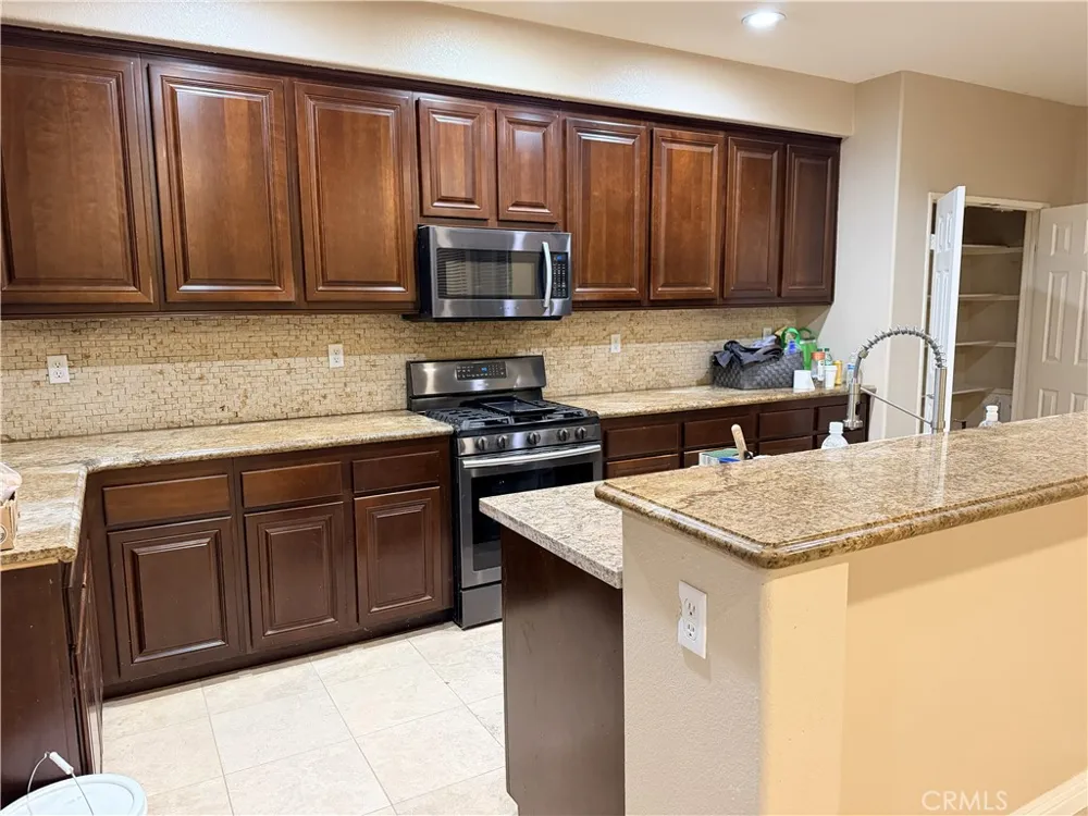 12947 Clemson Eastvale, CA 92880