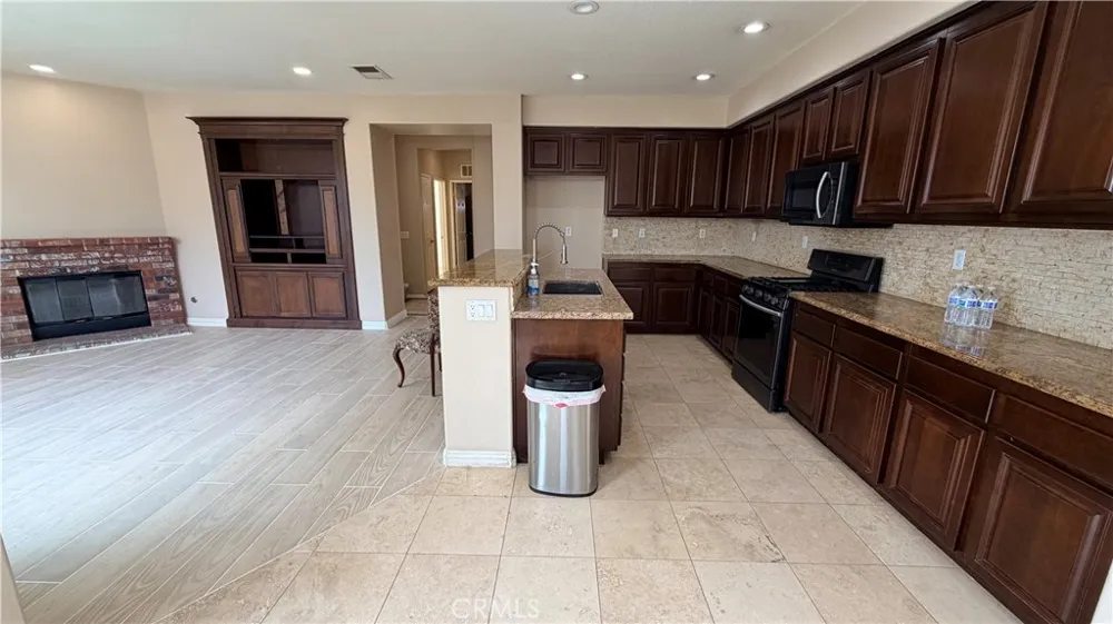 12947 Clemson Eastvale, CA 92880