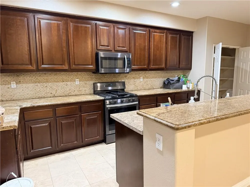 12947 Clemson Eastvale, CA 92880