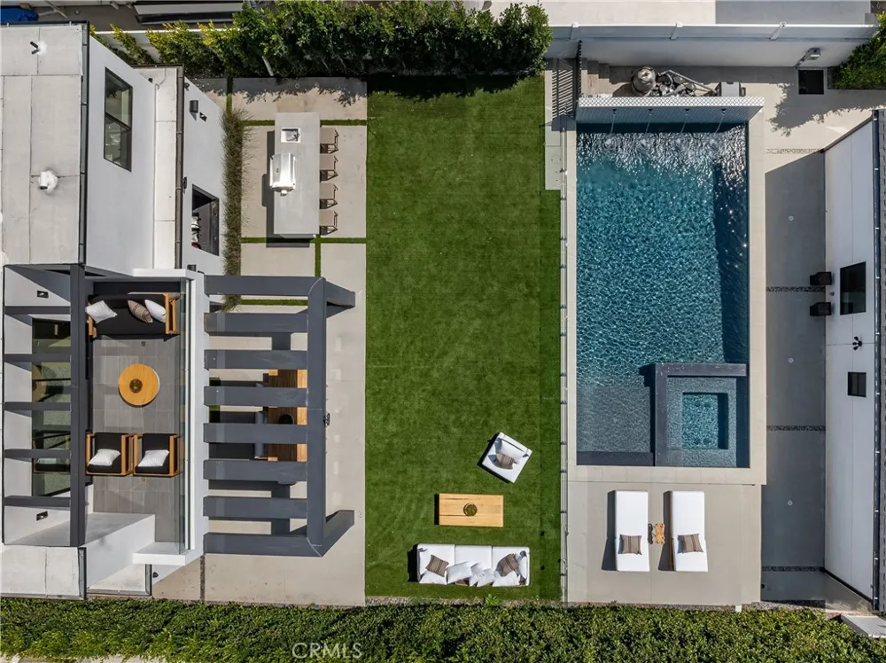 5109 Bluebell Avenue Valley Village, CA 91607