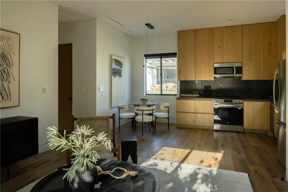 5109 Bluebell Avenue Valley Village, CA 91607