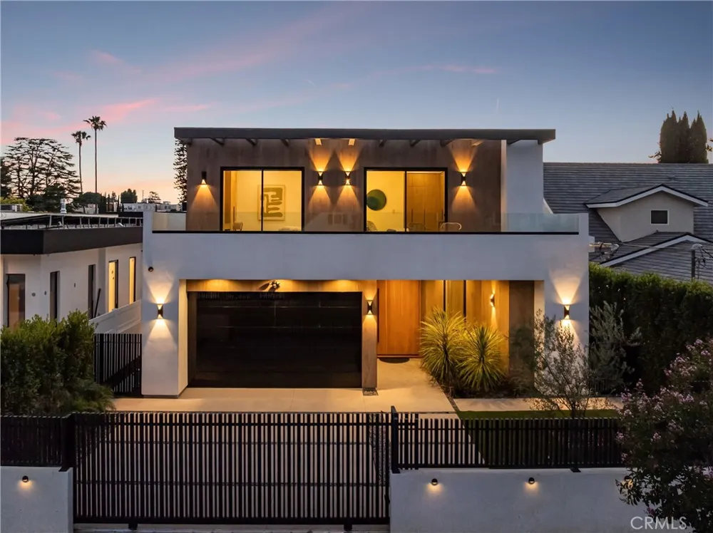 5109 Bluebell Avenue Valley Village, CA 91607