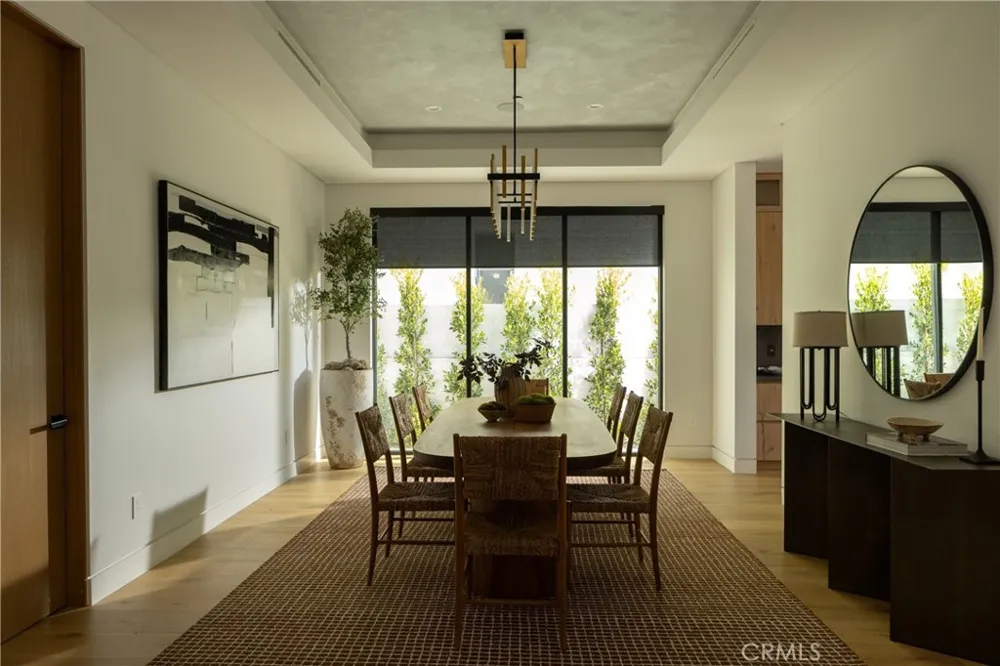 5109 Bluebell Avenue Valley Village, CA 91607