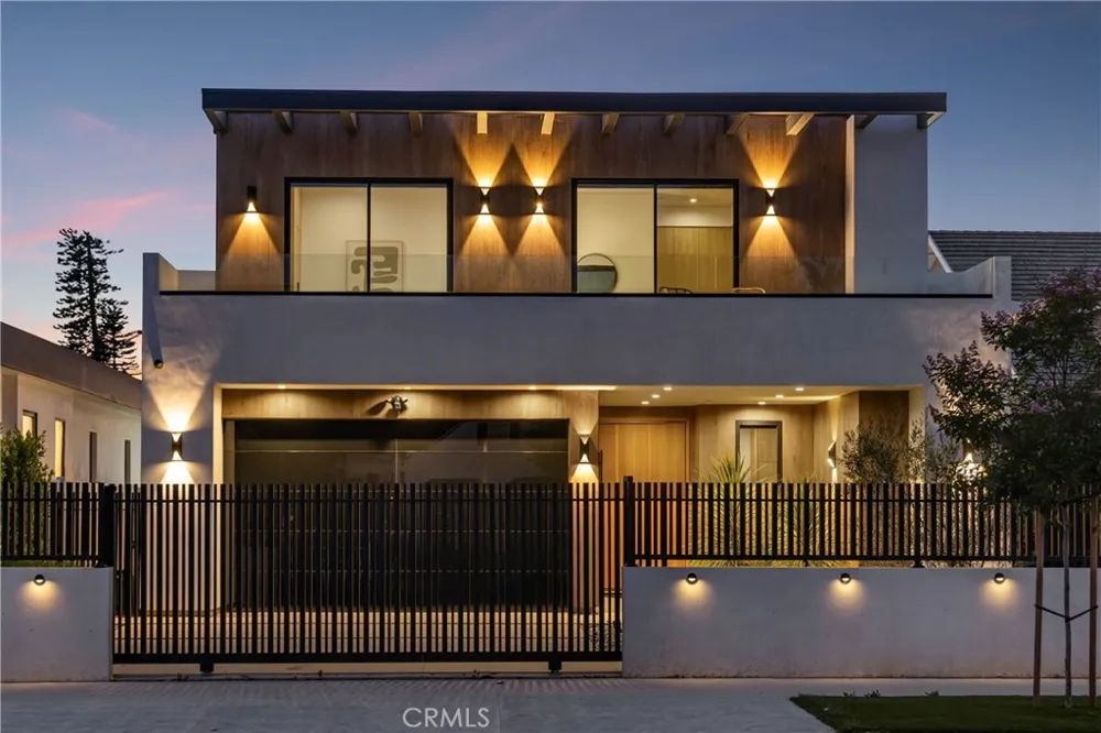 5109 Bluebell Avenue Valley Village, CA 91607