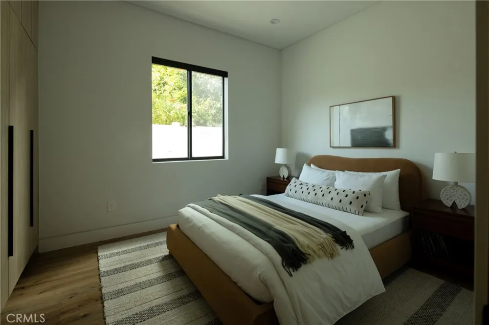 5109 Bluebell Avenue Valley Village, CA 91607