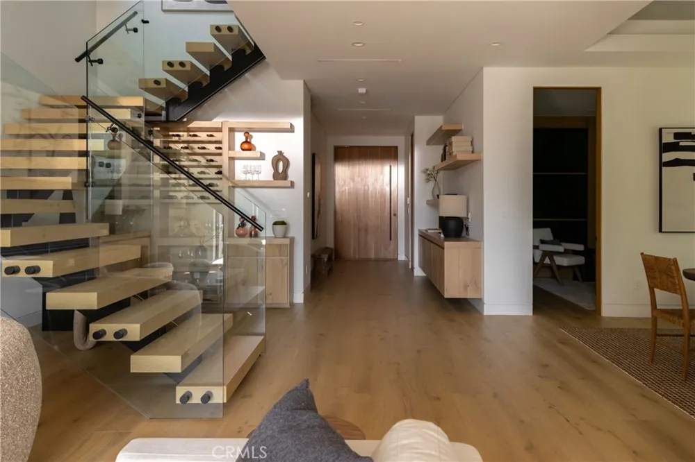 5109 Bluebell Avenue Valley Village, CA 91607