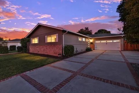 1060 Wallace Drive