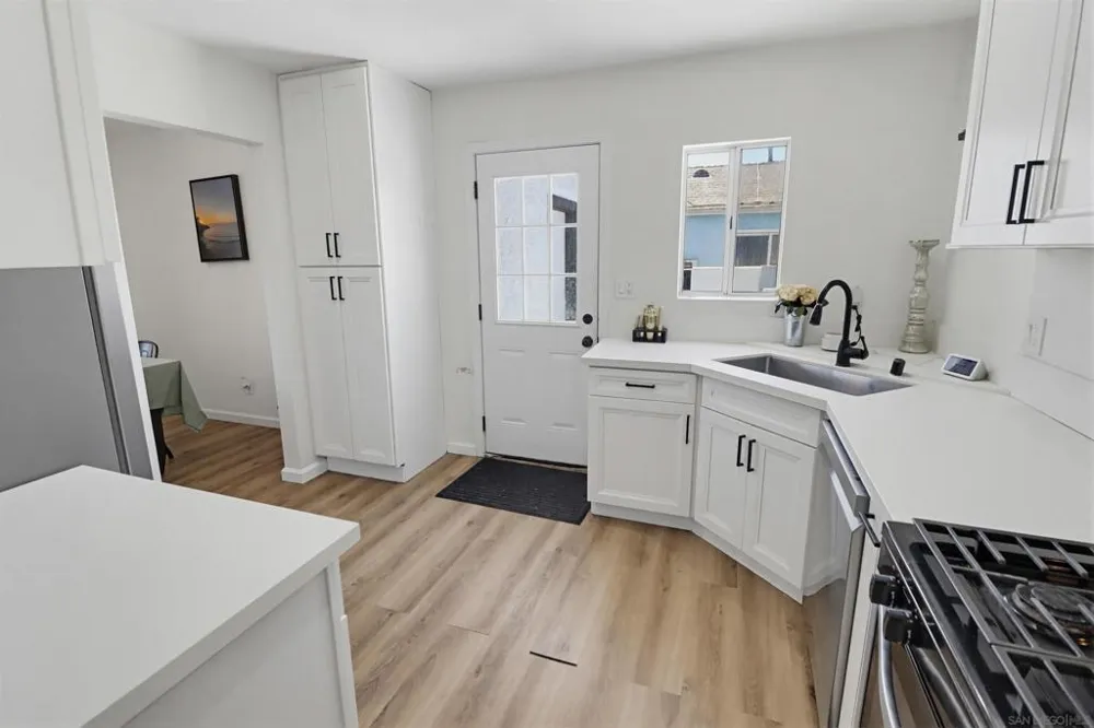 2330 Di Foss Lemon Grove, CA 91945