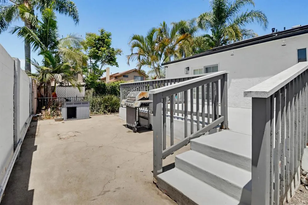 2330 Di Foss Lemon Grove, CA 91945