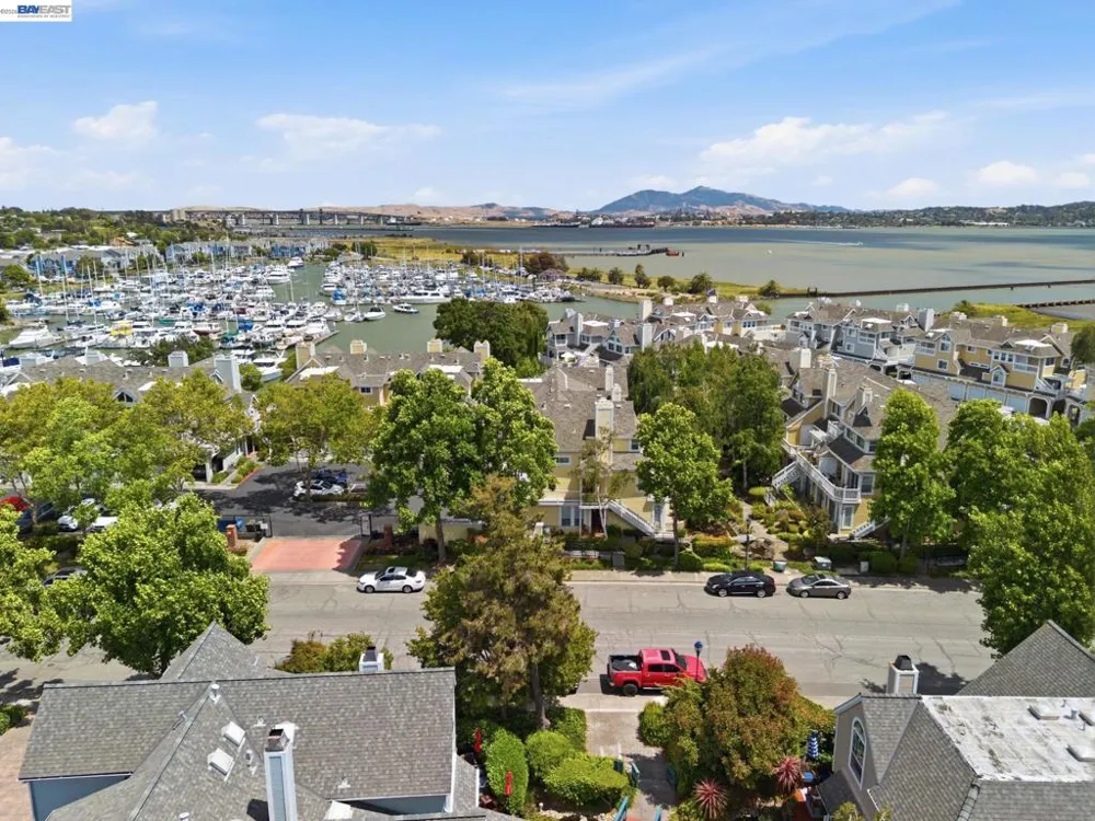 316 E 2nd St. Benicia, CA 94510