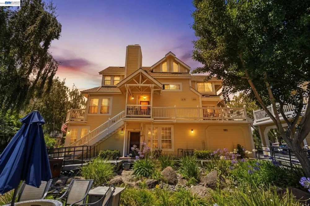 316 E 2nd St. Benicia, CA 94510