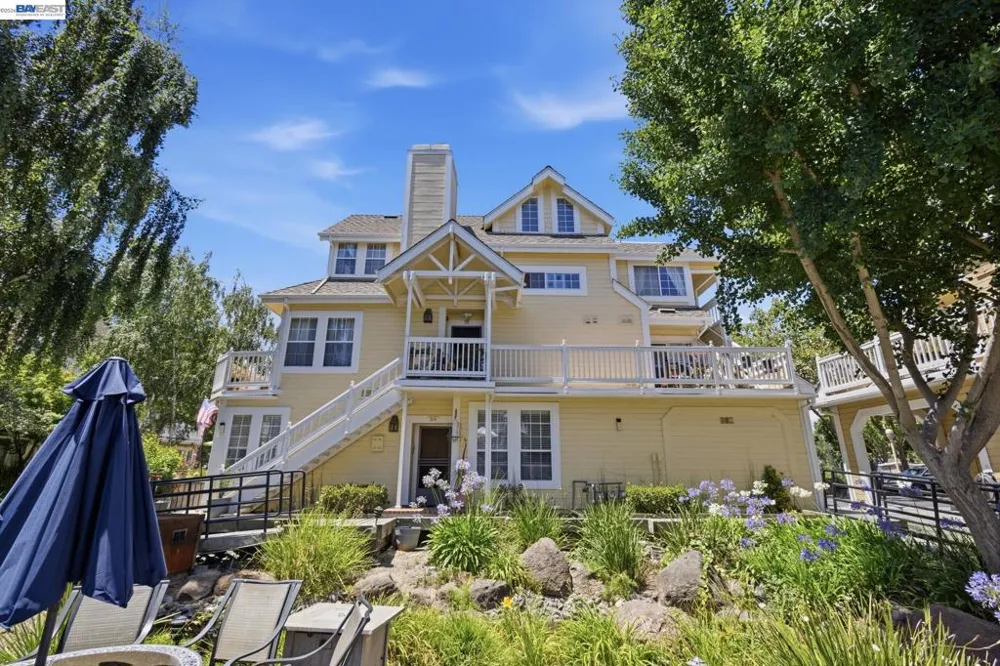 316 E 2nd St. Benicia, CA 94510