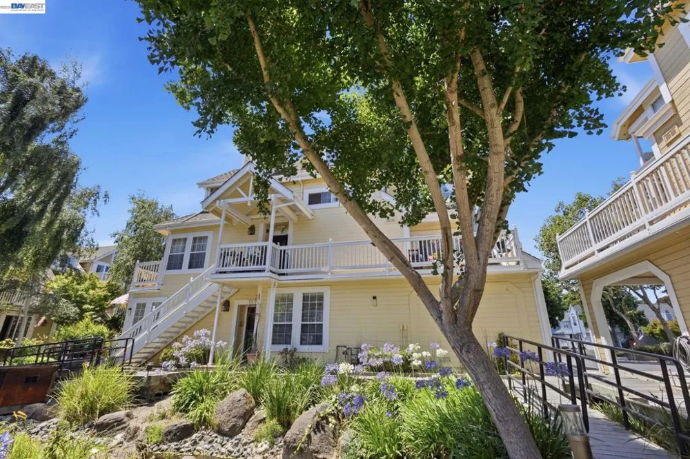 316 E 2nd St. Benicia, CA 94510