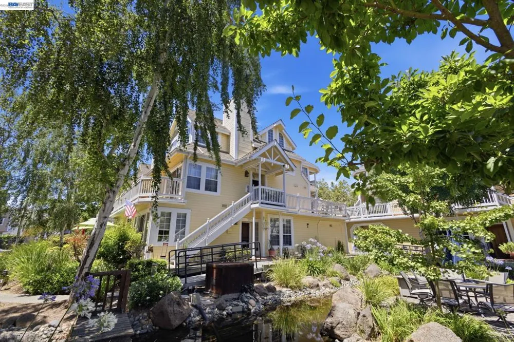 316 E 2nd St. Benicia, CA 94510