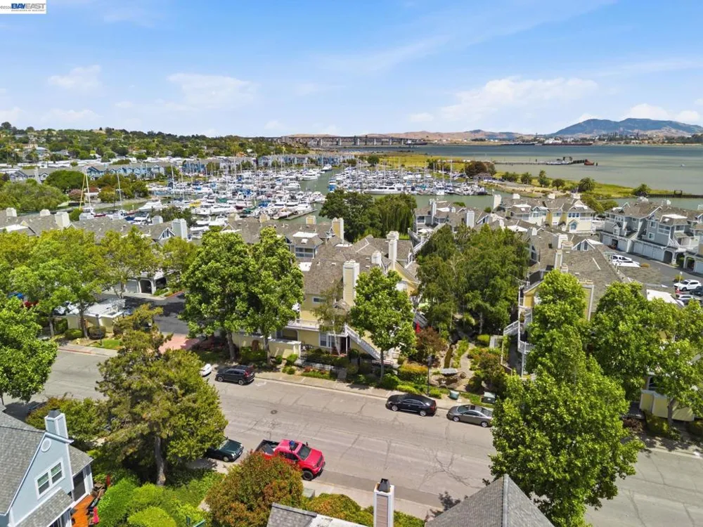 316 E 2nd St. Benicia, CA 94510