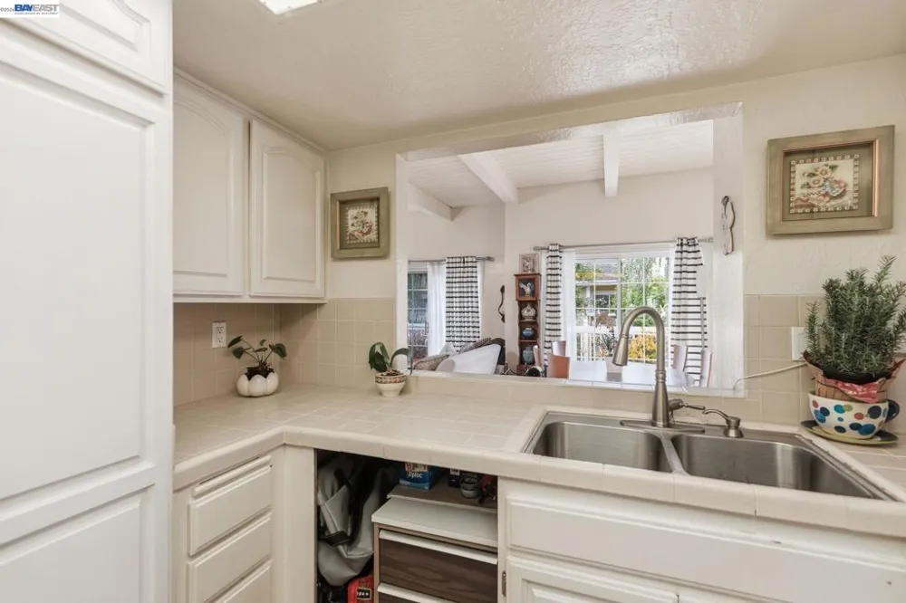 316 E 2nd St. Benicia, CA 94510