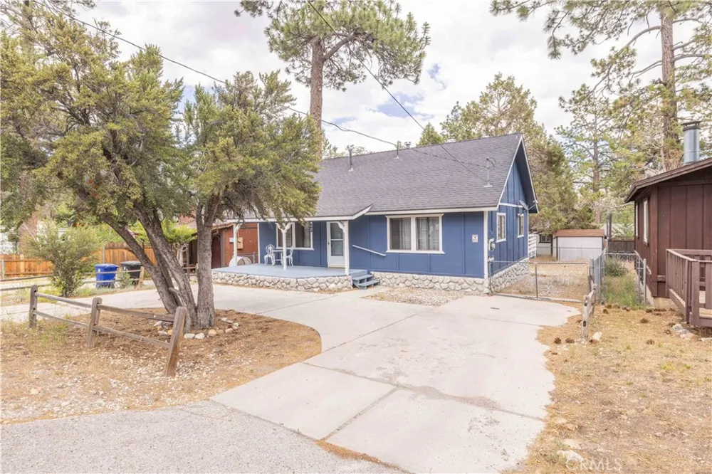 593 Wabash Sugarloaf, CA 92386