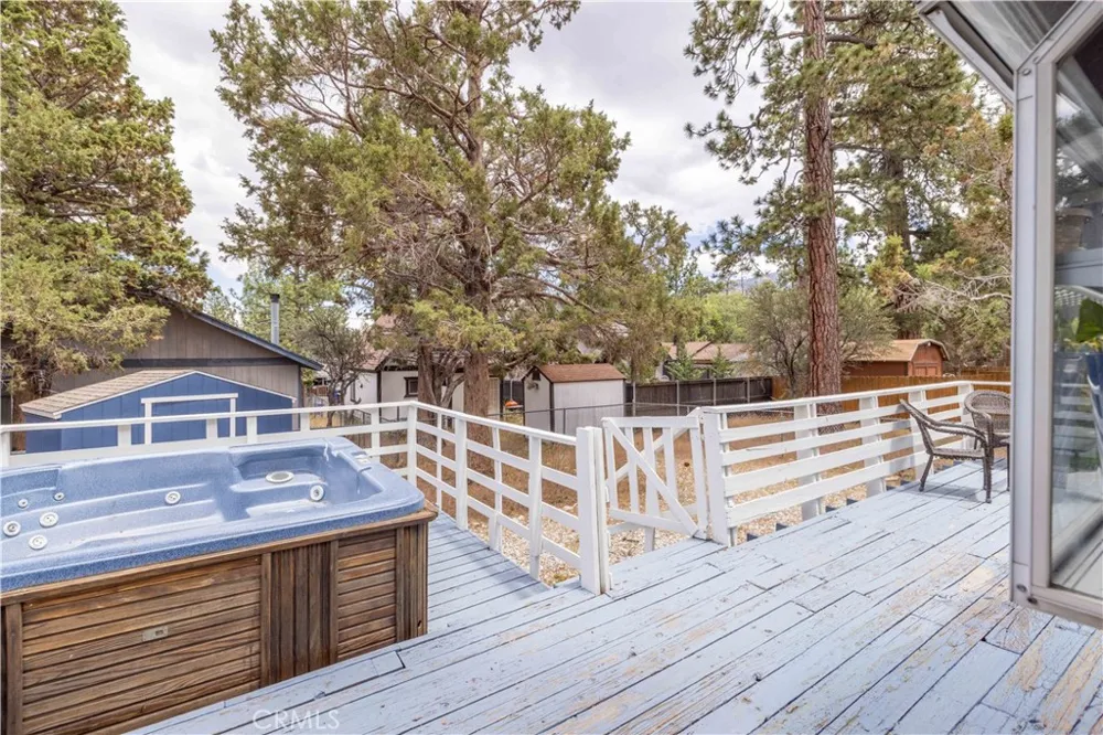 593 Wabash Sugarloaf, CA 92386