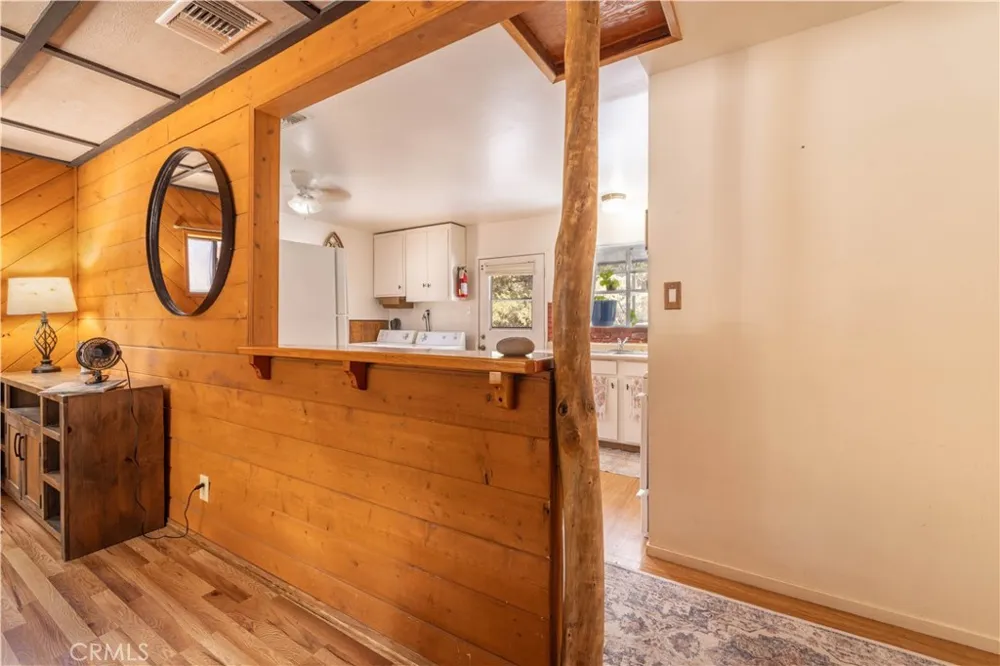 593 Wabash Sugarloaf, CA 92386