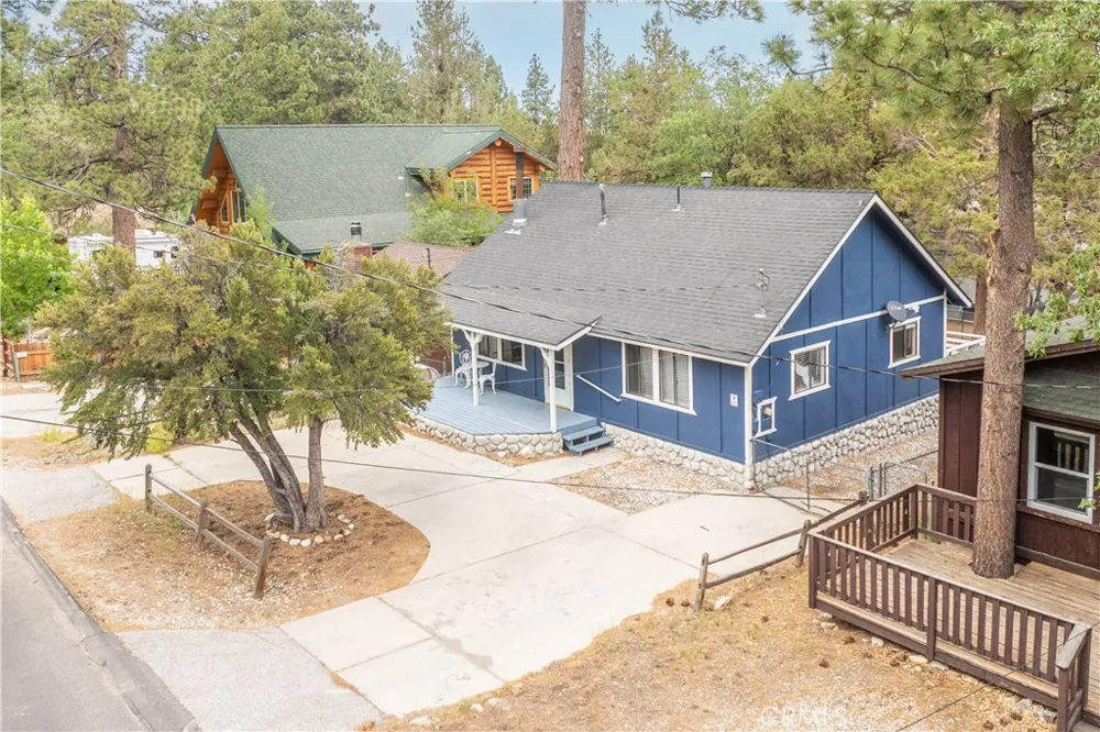 593 Wabash Sugarloaf, CA 92386