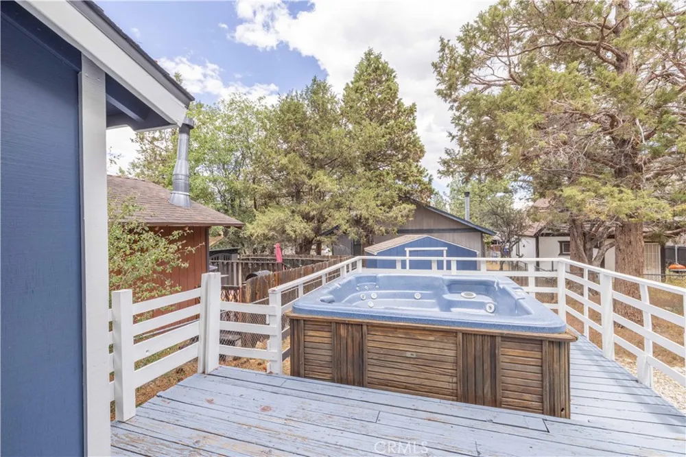 593 Wabash Sugarloaf, CA 92386