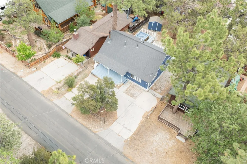 593 Wabash Sugarloaf, CA 92386