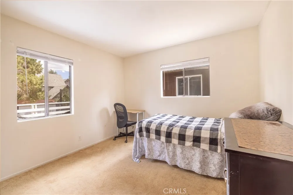 593 Wabash Sugarloaf, CA 92386