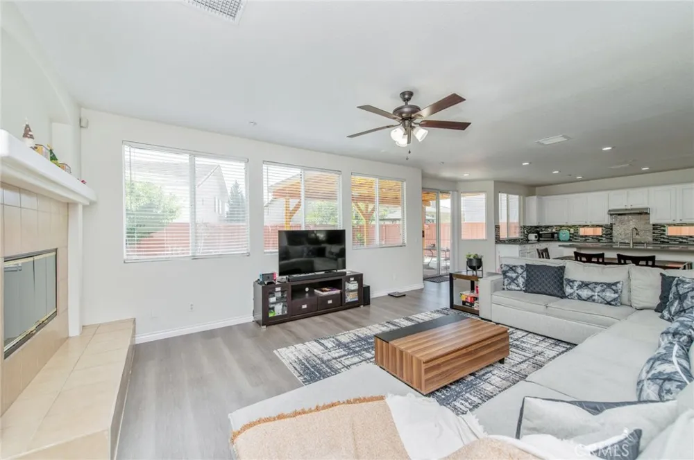 11514 Trailway Riverside, CA 92505