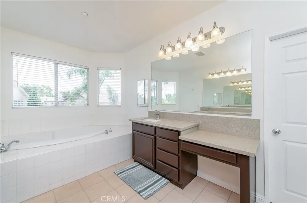 11514 Trailway Riverside, CA 92505