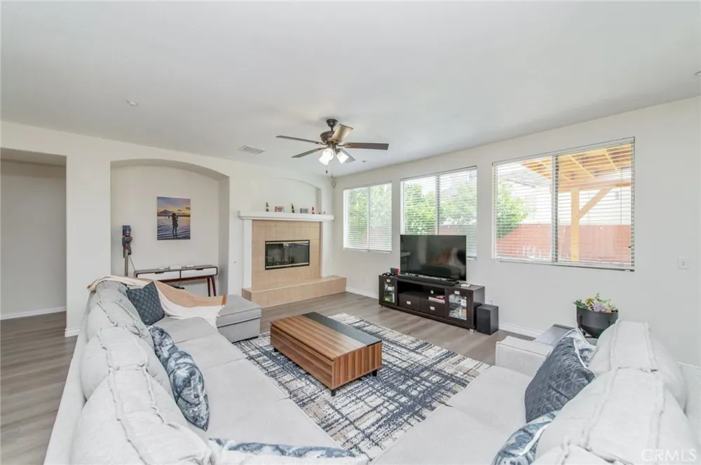 11514 Trailway Riverside, CA 92505