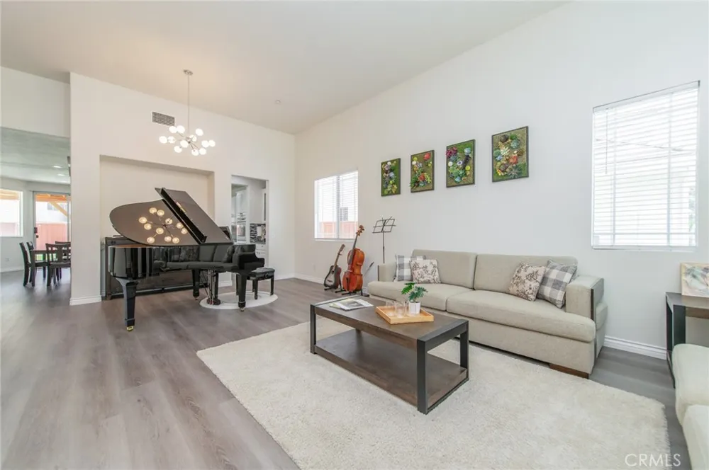 11514 Trailway Riverside, CA 92505