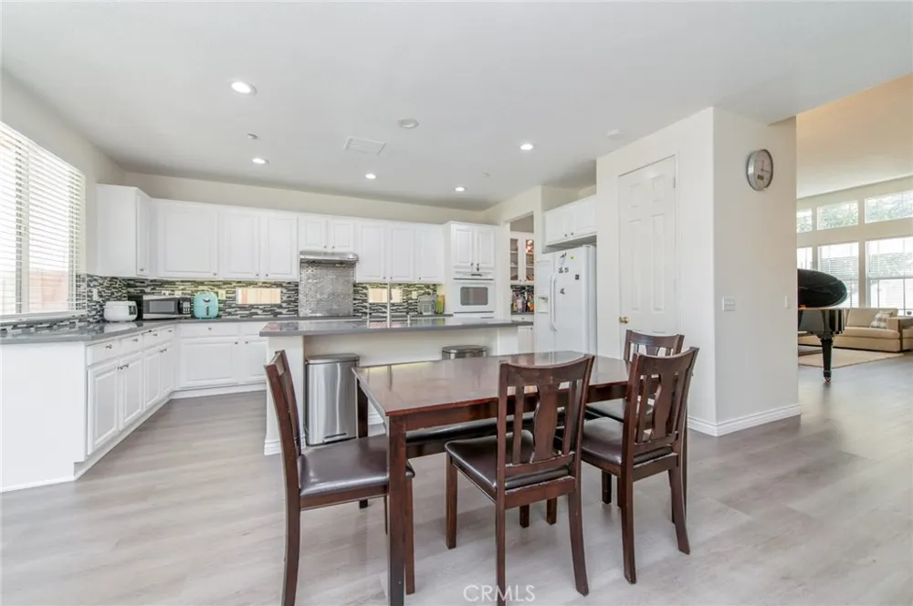11514 Trailway Riverside, CA 92505